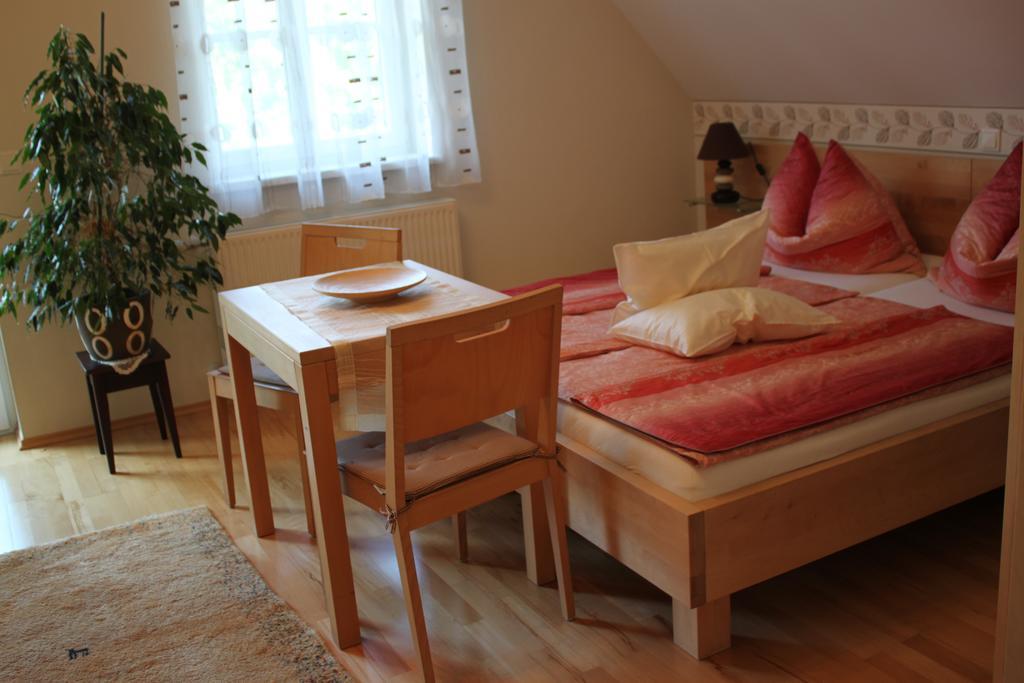 Buschenschank Orsl Wildbach Bagian luar foto
